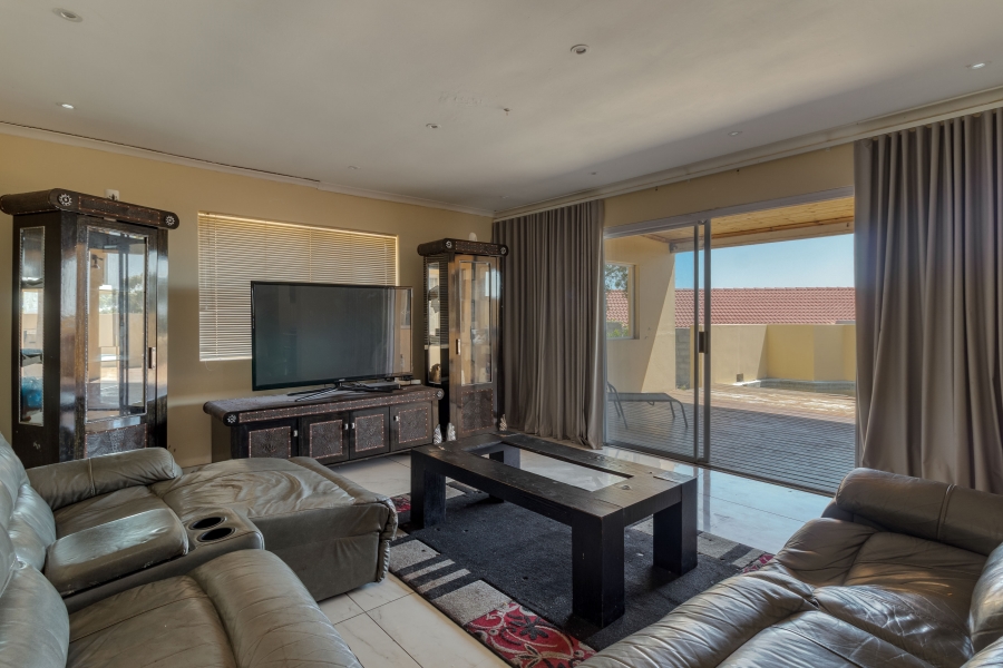 4 Bedroom Property for Sale in Mountainside Western Cape